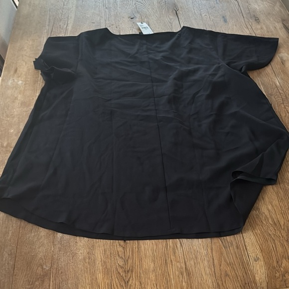 Lane Bryan Black Short Sleeves Blouse - Picture 5 of 5